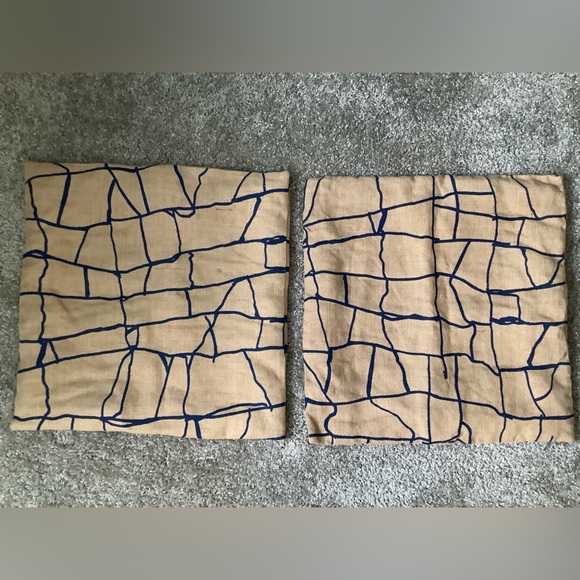 IKEA Burlap Two Pillow Case 20x19. Excellent Preowned Condition durable material - Picture 3 of 3